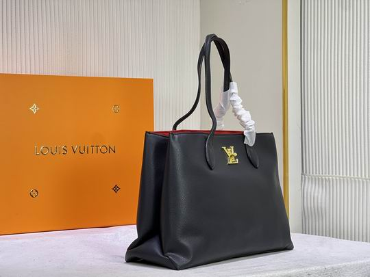 Louis Lockme M57345 bag size: 42x28x15cm