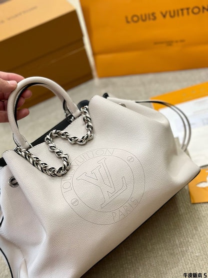 Louis new arrival bella bag size: 30 * 24cm