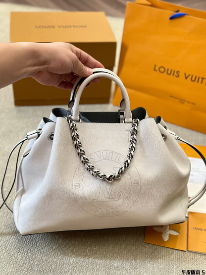 Louis new arrival bella bag size: 30 * 24cm