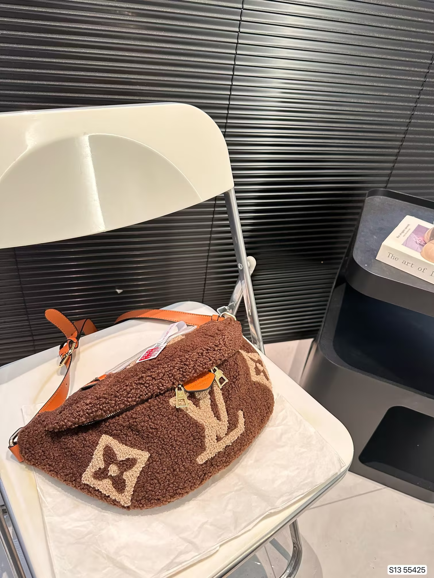 Louis new arrival Monogram Teddy waist bag size: 38*18 cm