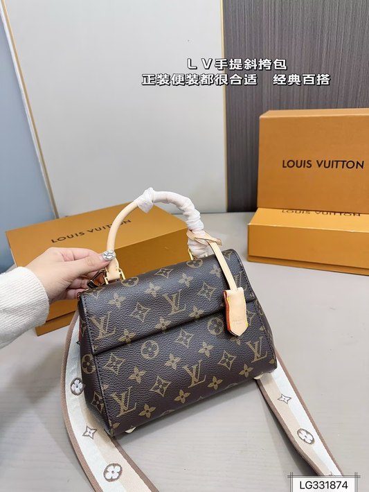 Louis new arrival cluny BB bag size 21*16 cm