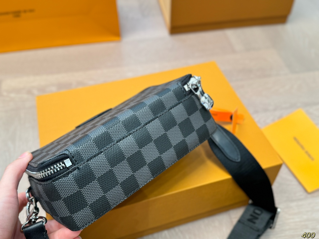 Louis new arrival men camera bag size: 19*12 cm