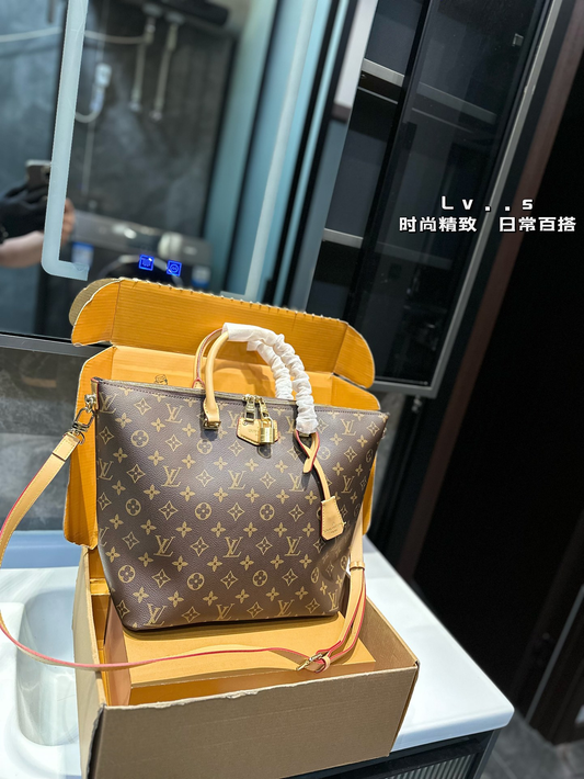 Louis new arrival tote bag size:29 * 28 cm