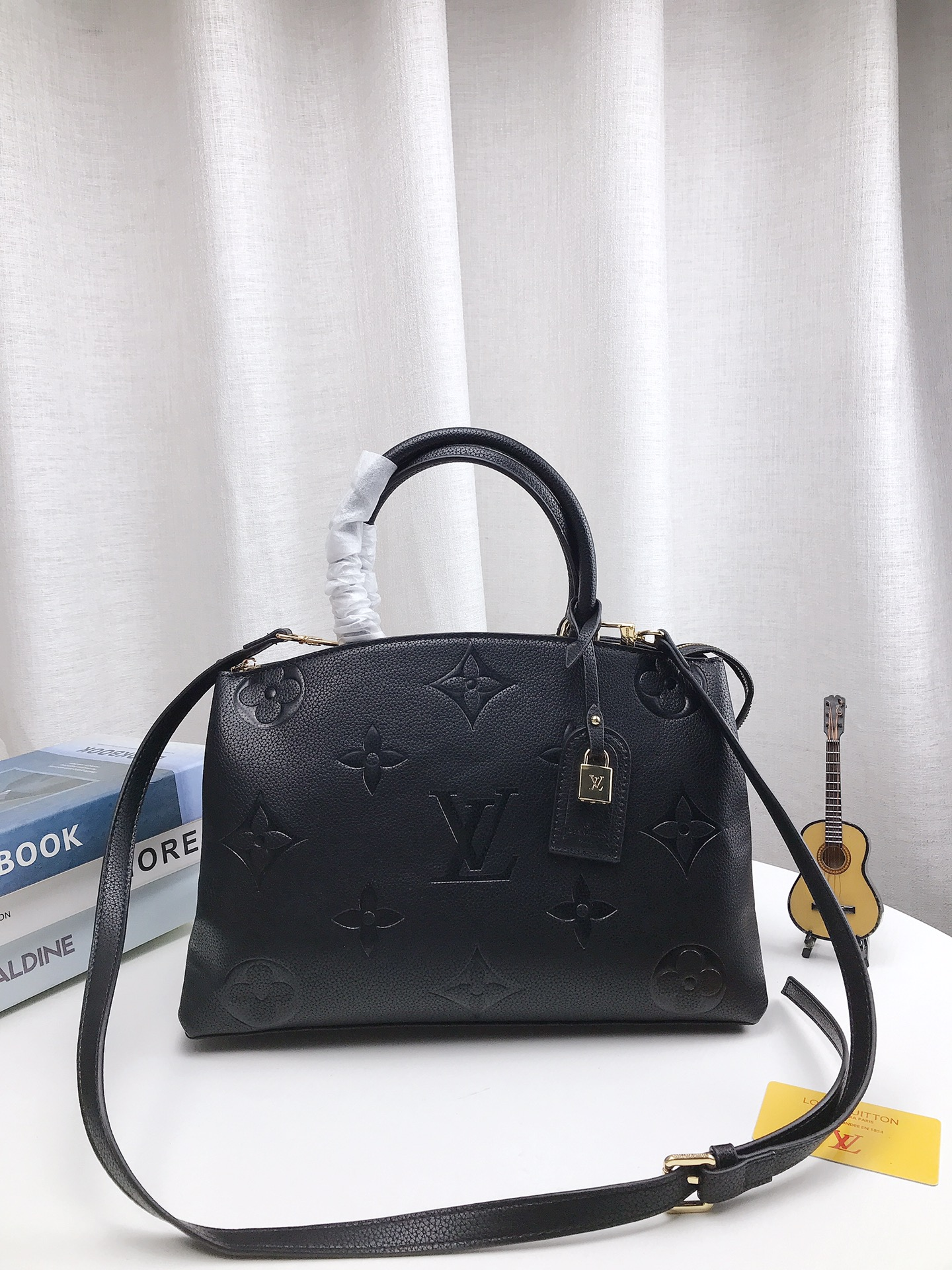 Louis new arrival tote bag size: 35*22cm