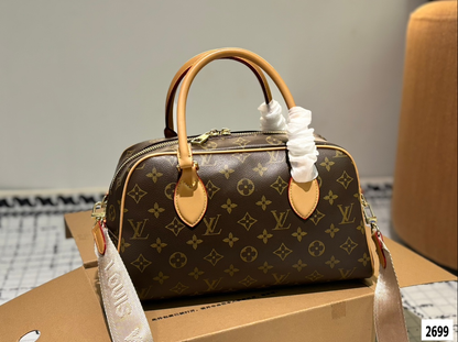 Louis new arrival tote bag size: 30*16 cm