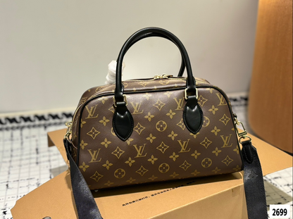 Louis new arrival tote bag size: 30*16 cm