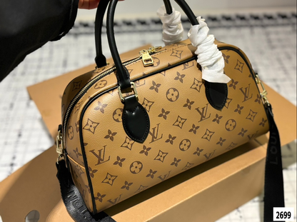 Louis new arrival tote bag size: 30*16 cm