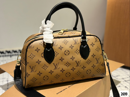 Louis new arrival tote bag size: 30*16 cm