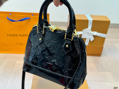 Louis 2024 new arrival bb bag size:24*18 cm