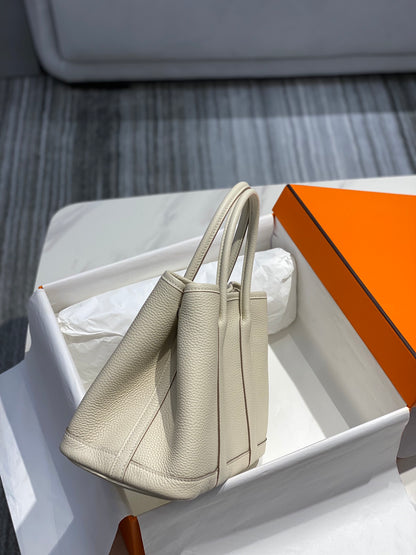 Her new arrival Garden party bag