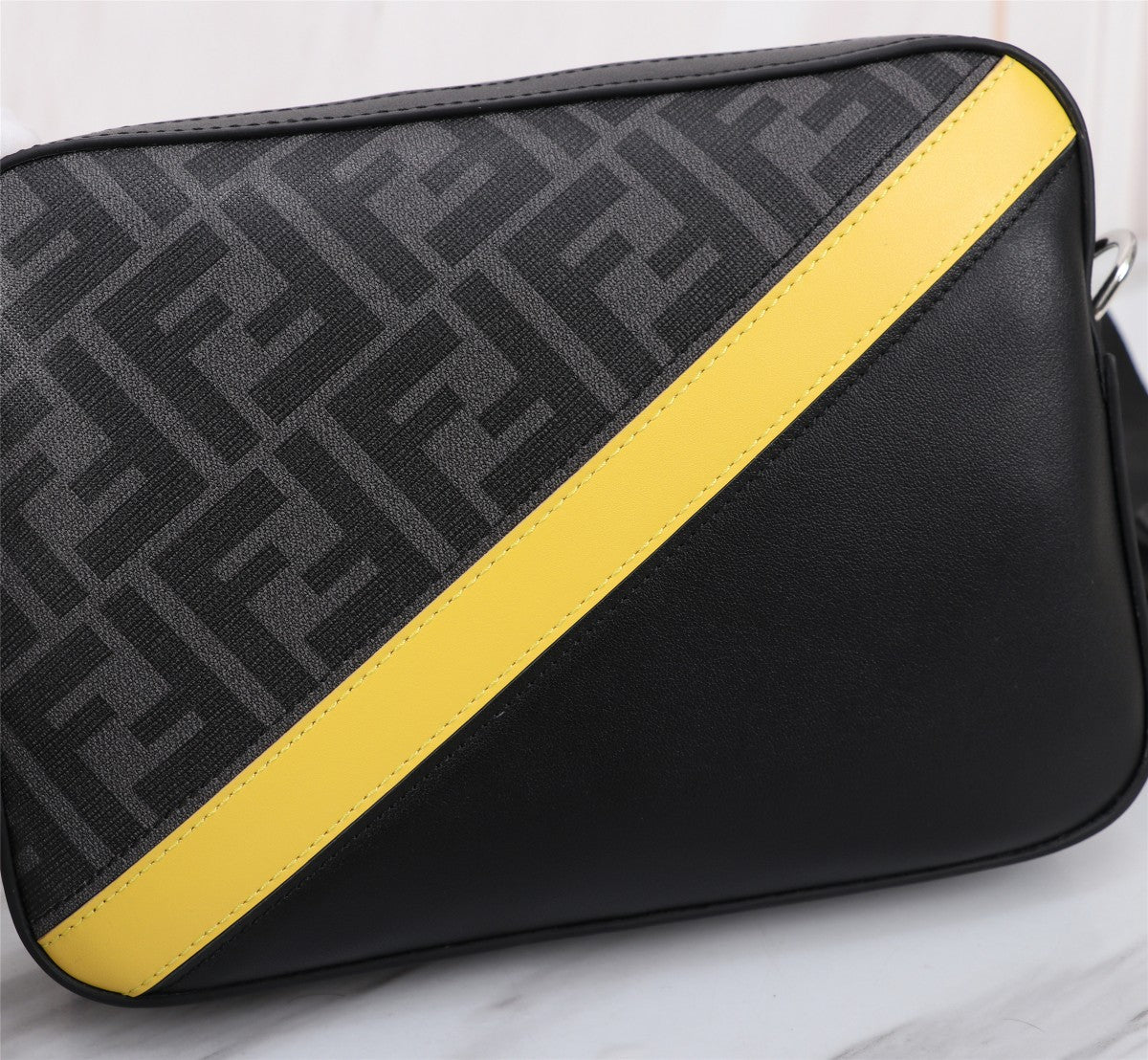Fen pouch men bag size :23✘16✘5 cm