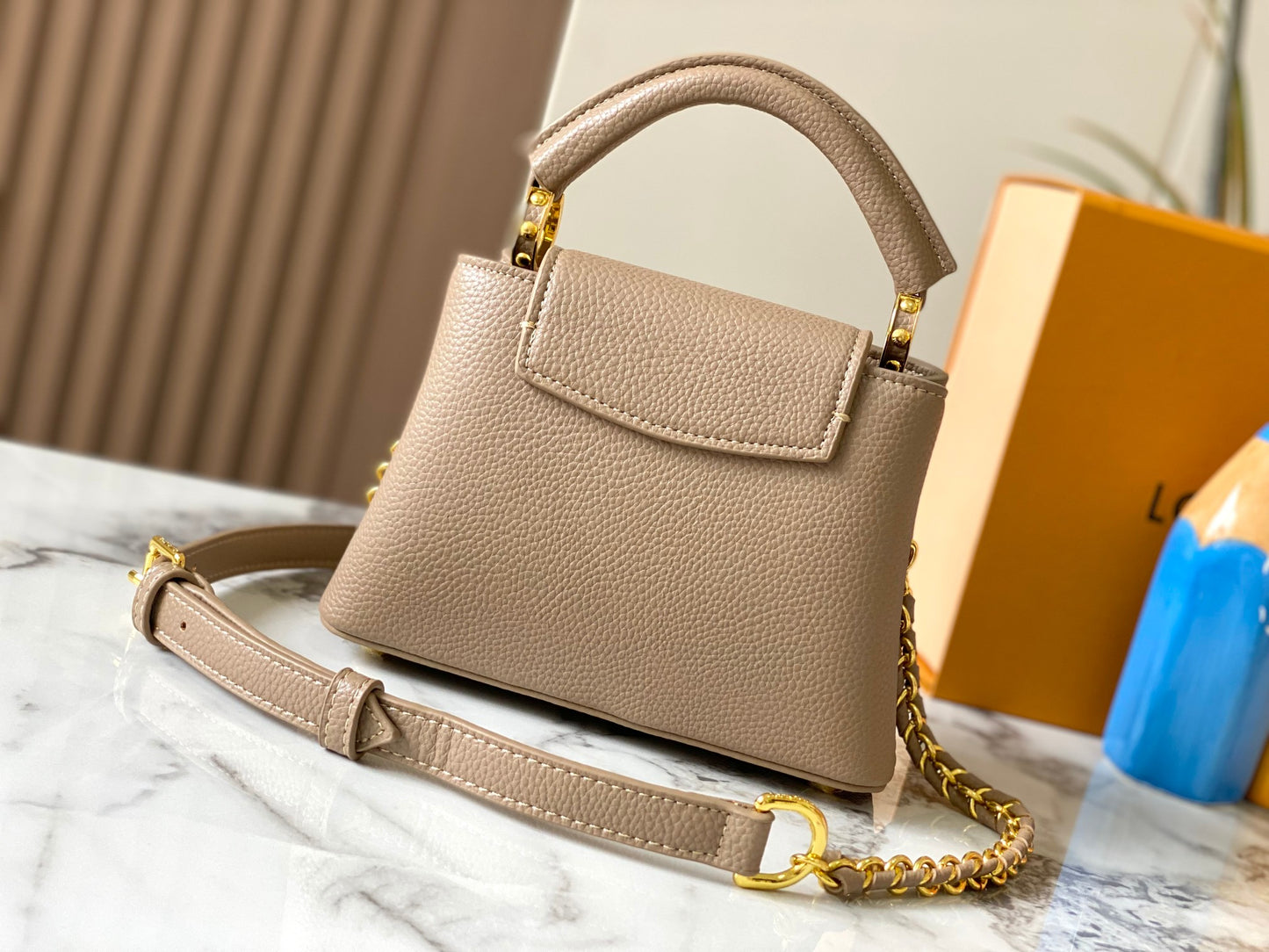 Louis Milky Way Capucines BB  Taurillon leather M23082 size: 21×14×8cm