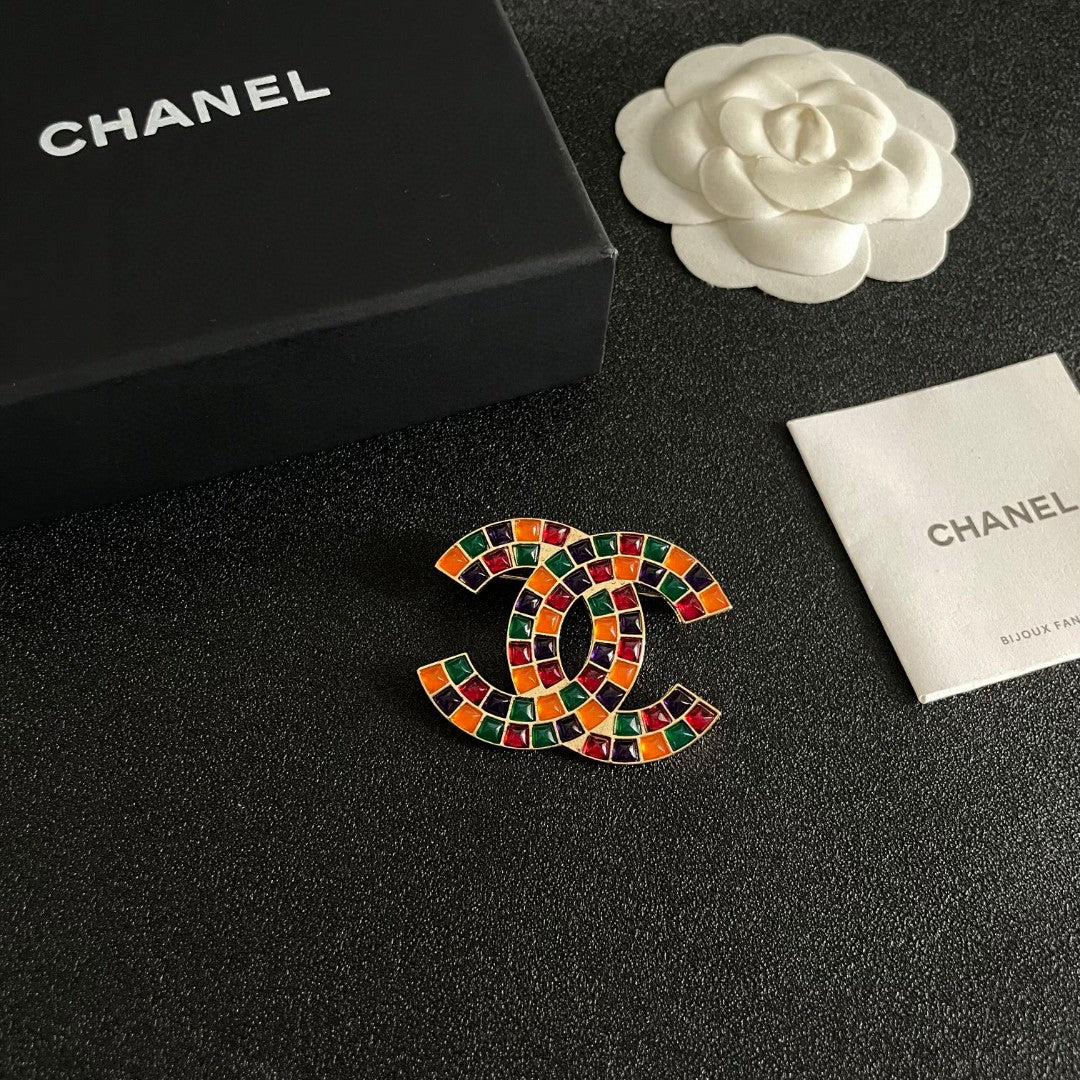 Cc brooch 0077