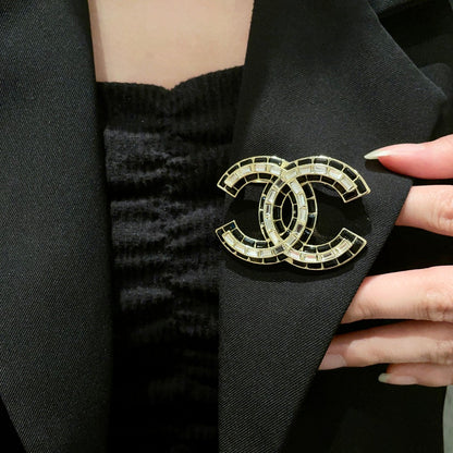 Cc brooch 0076