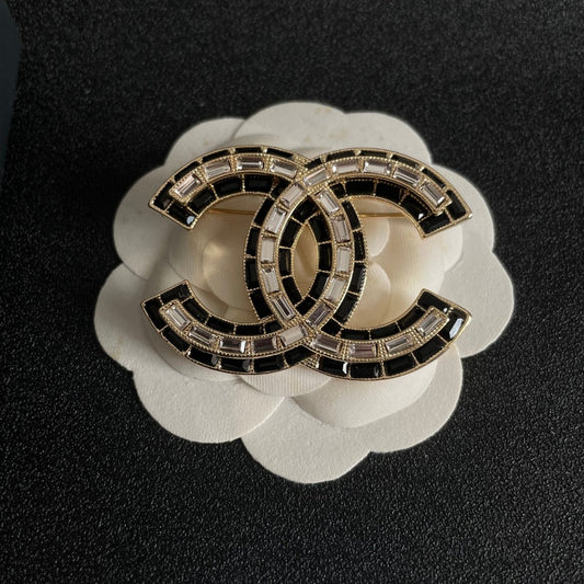Cc brooch 0076