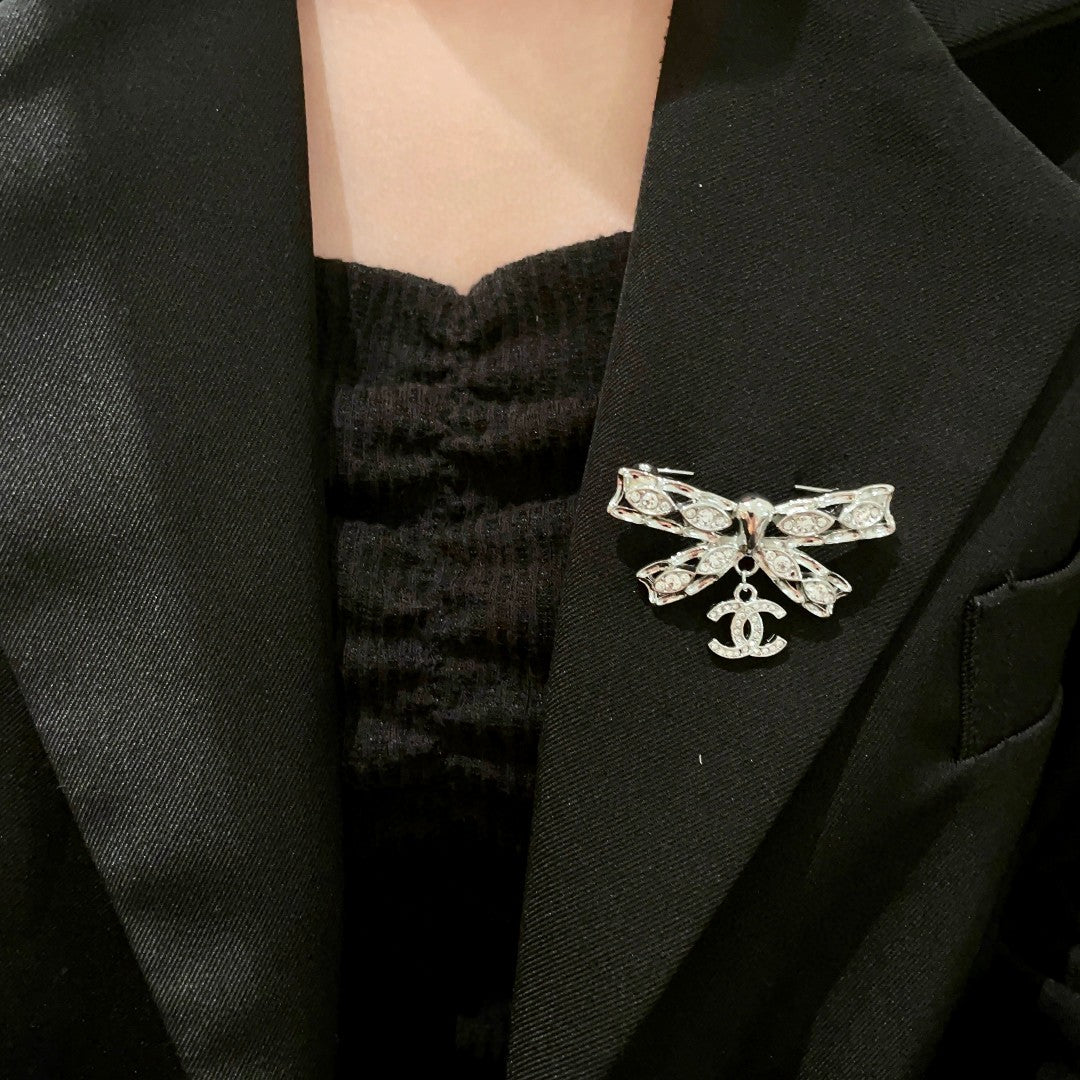 Cc brooch 0075