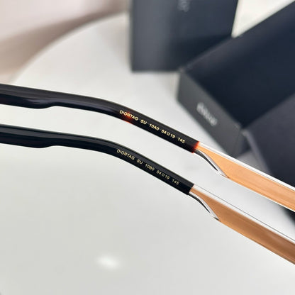 DI*R Eyewear SIZE: