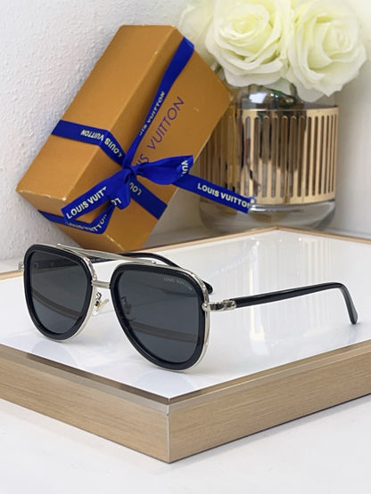 Louis Eyewear SIZE: 58-17-145