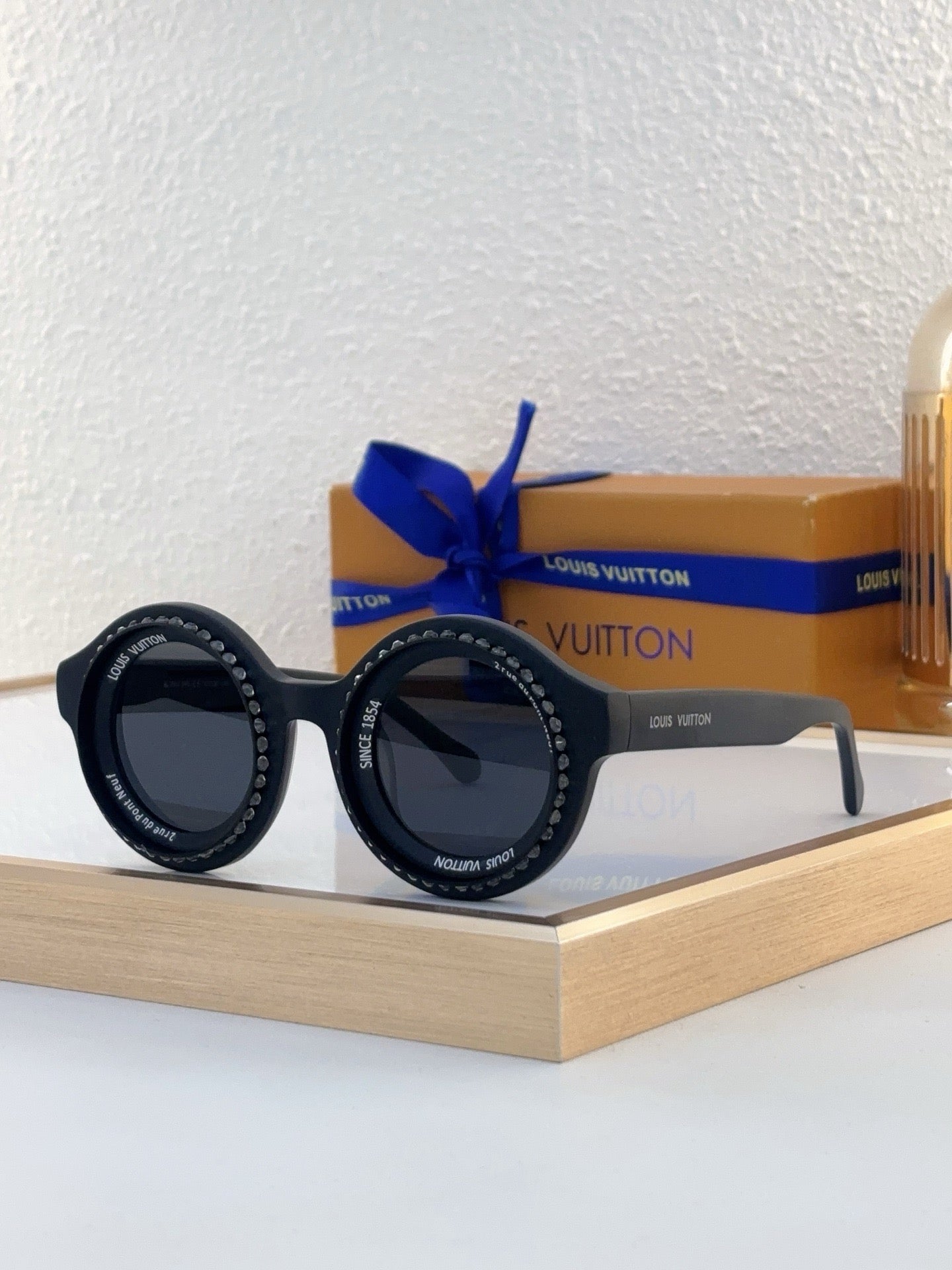 Louis Eyewear SIZE: 43-30-145