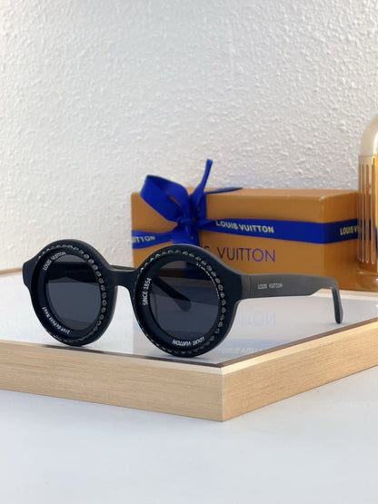 Louis Eyewear SIZE: 43-30-145