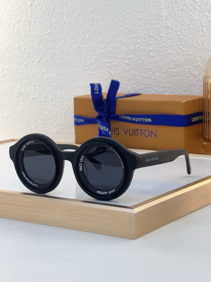 Louis Eyewear SIZE: 43-30-145