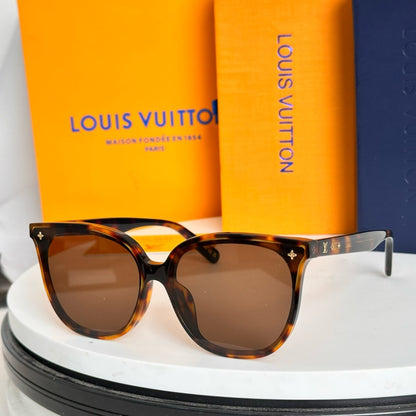 Louis Eyewear SIZE: 55-18-145