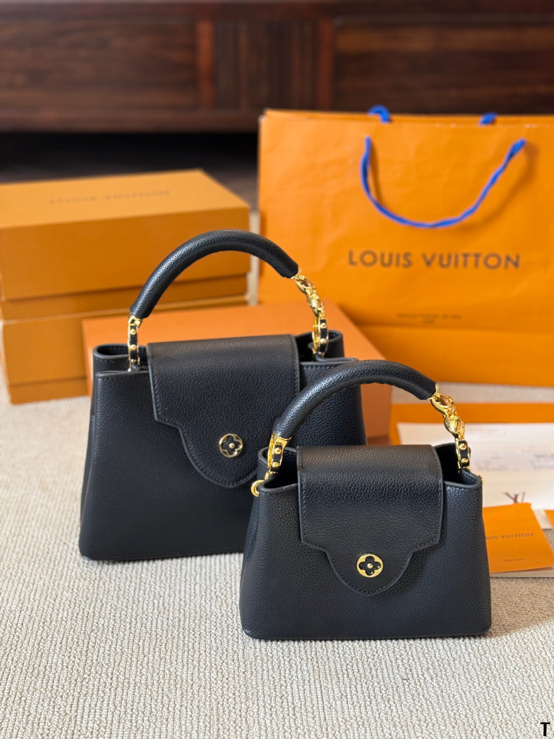 Louis new arrival capucines bag 008