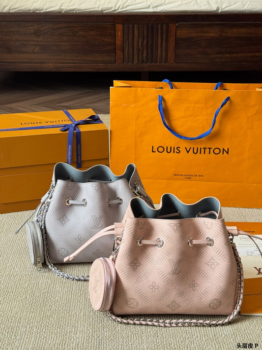 Louis new arrival  bella Monogram bag size: 16*20 cm