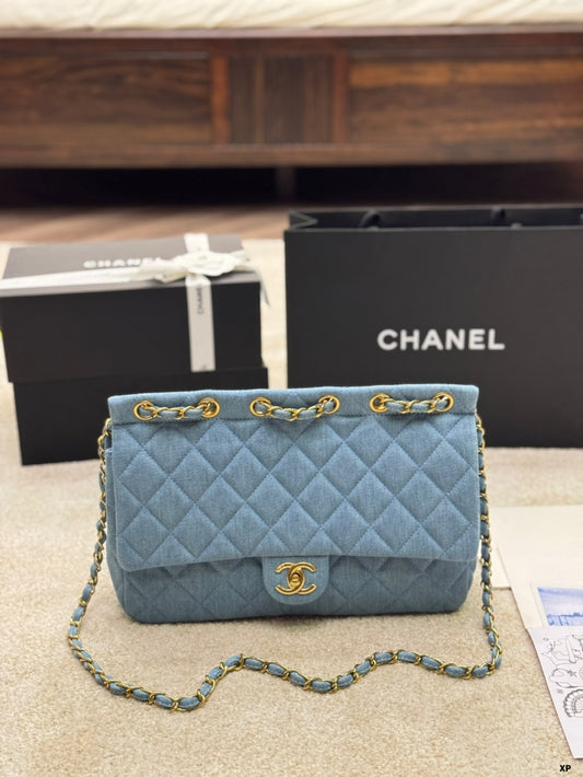 Cc new arrival vintage chain bag size: 30 * 20 cm