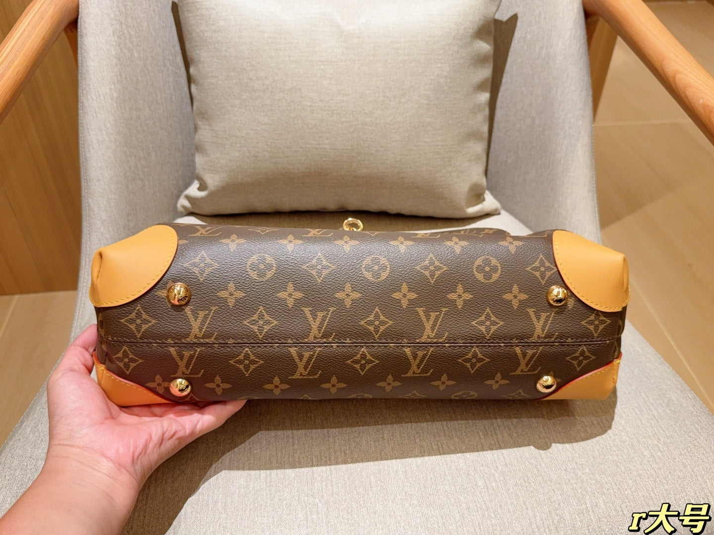 Louis new arrival 25ss HideAway hobo bag size: 30*19*11 cm