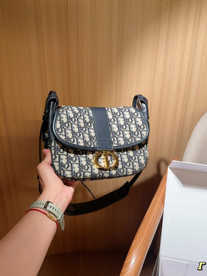 D new arrival 25ss bag size: 22*17*9 cm