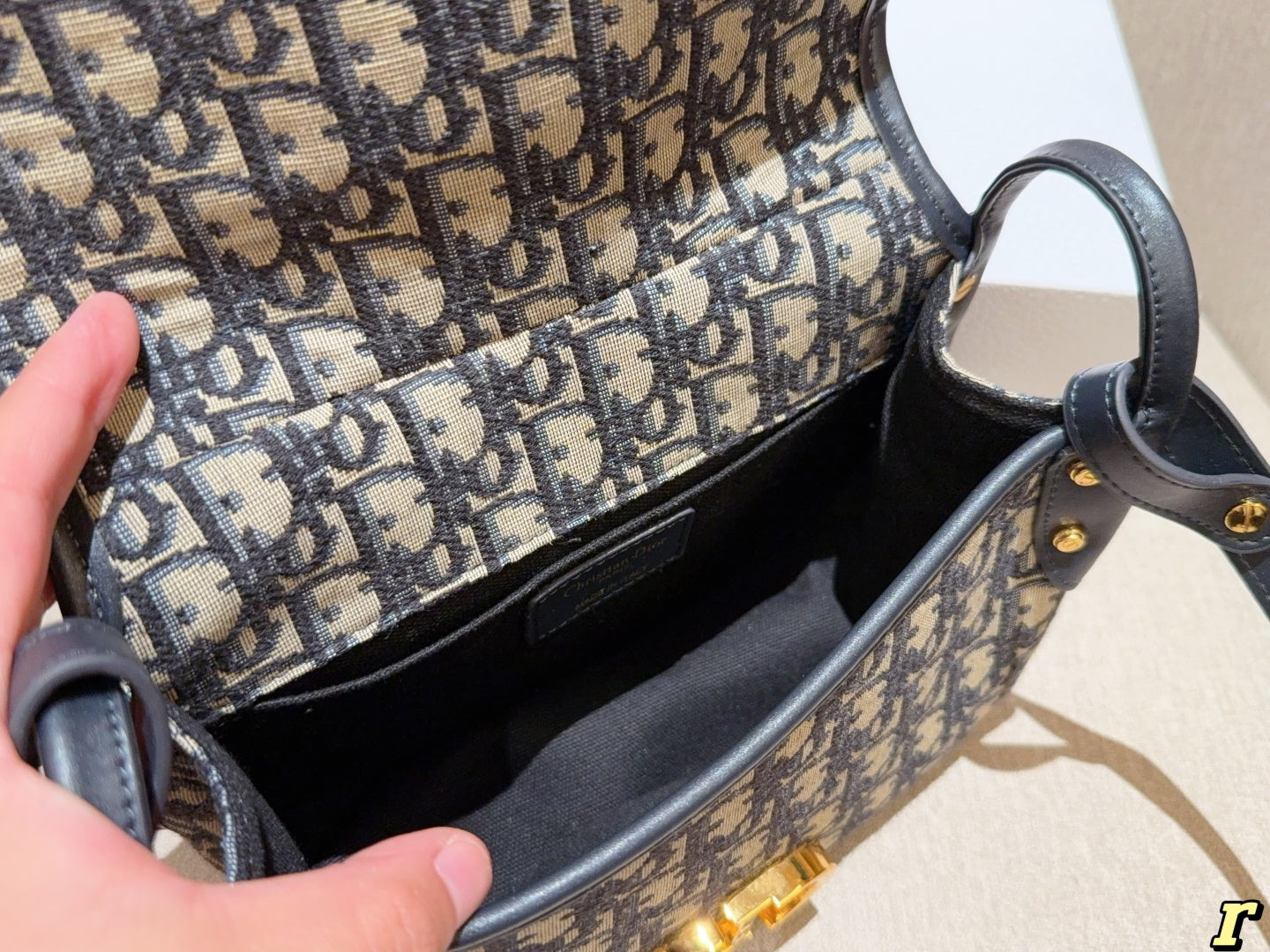 D new arrival 25ss bag size: 22*17*9 cm