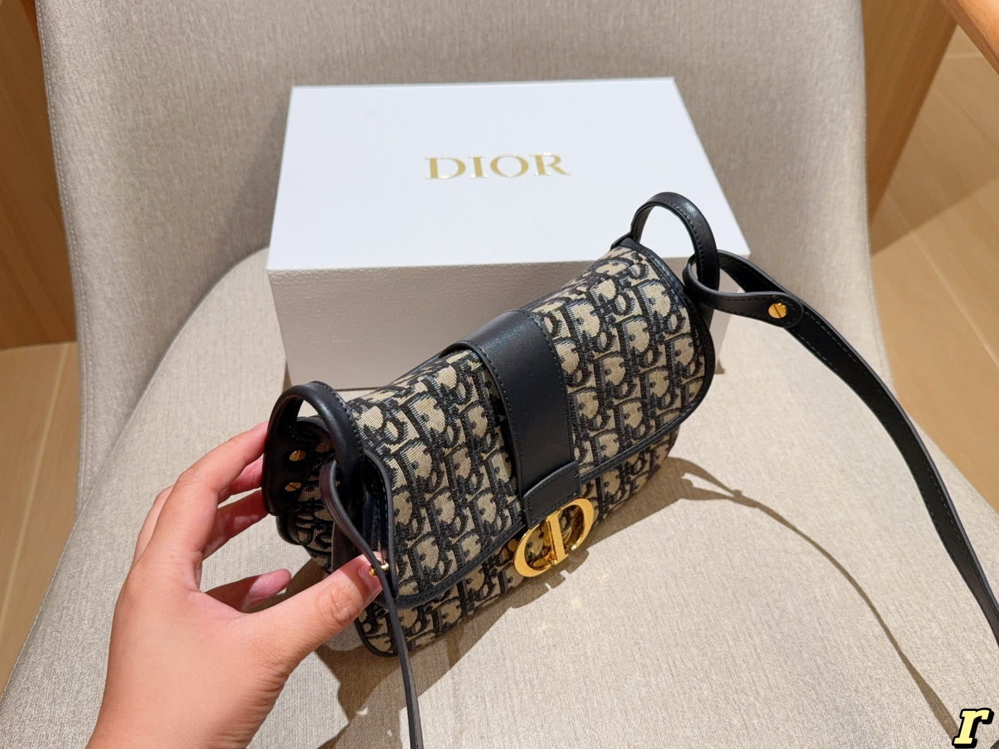 D new arrival 25ss bag size: 22*17*9 cm