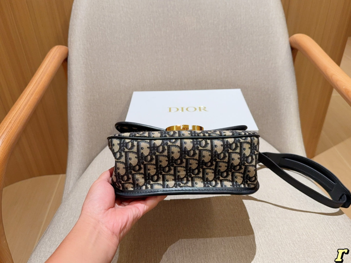 D new arrival 25ss bag size: 22*17*9 cm
