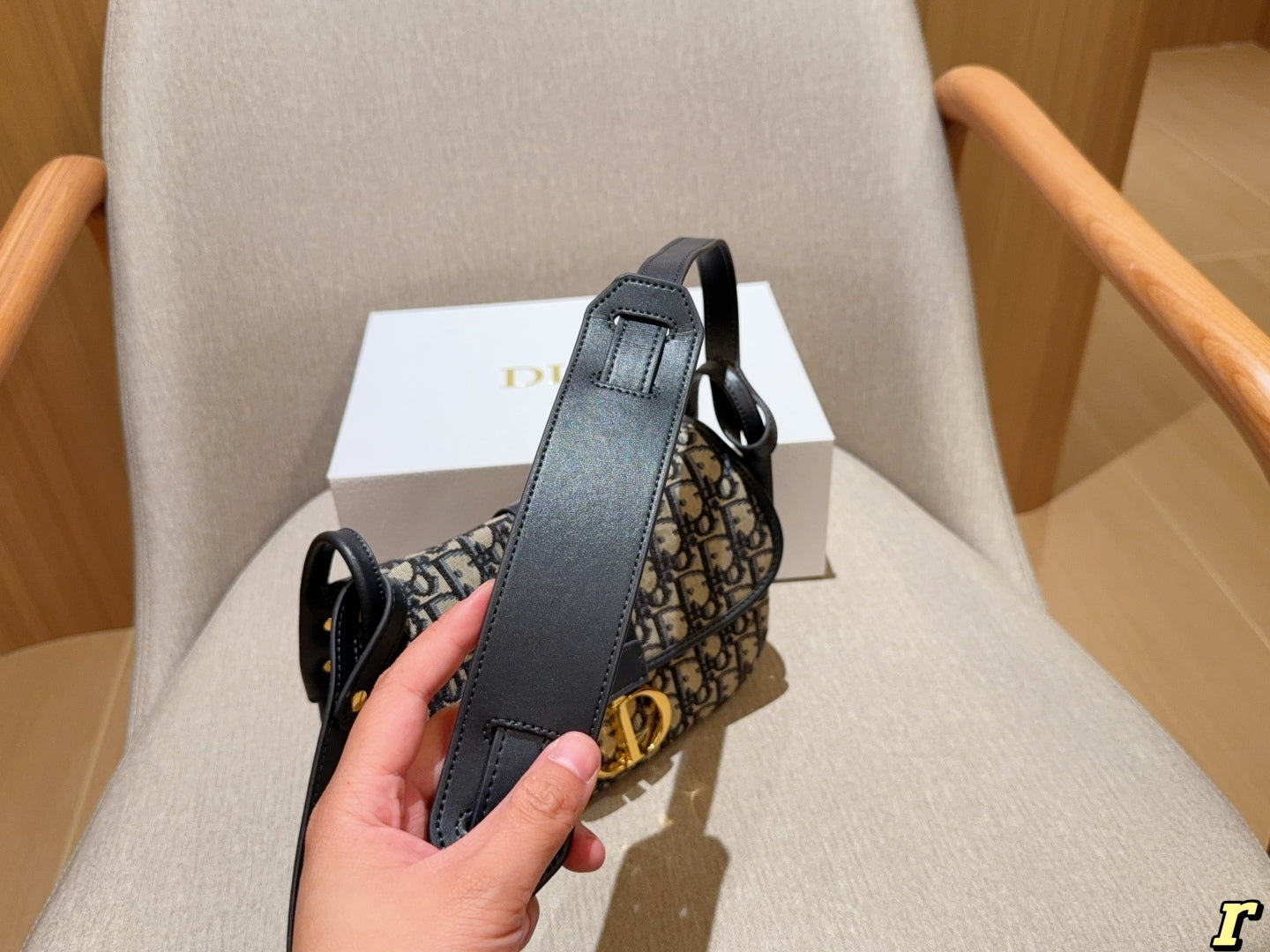D new arrival 25ss bag size: 22*17*9 cm