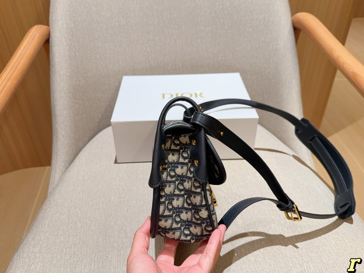 D new arrival 25ss bag size: 22*17*9 cm