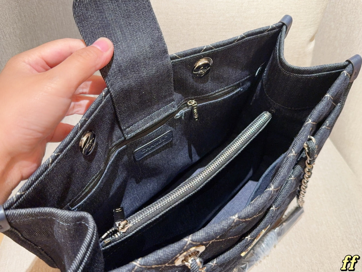 CC new arrival vintage denim tote bag size: 33*25*13 cm