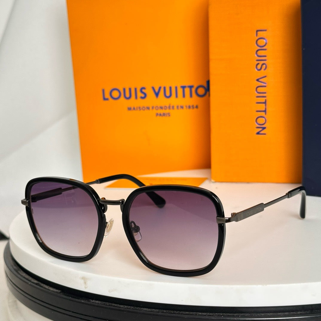Louis Eyewear SIZE: 55-19-145