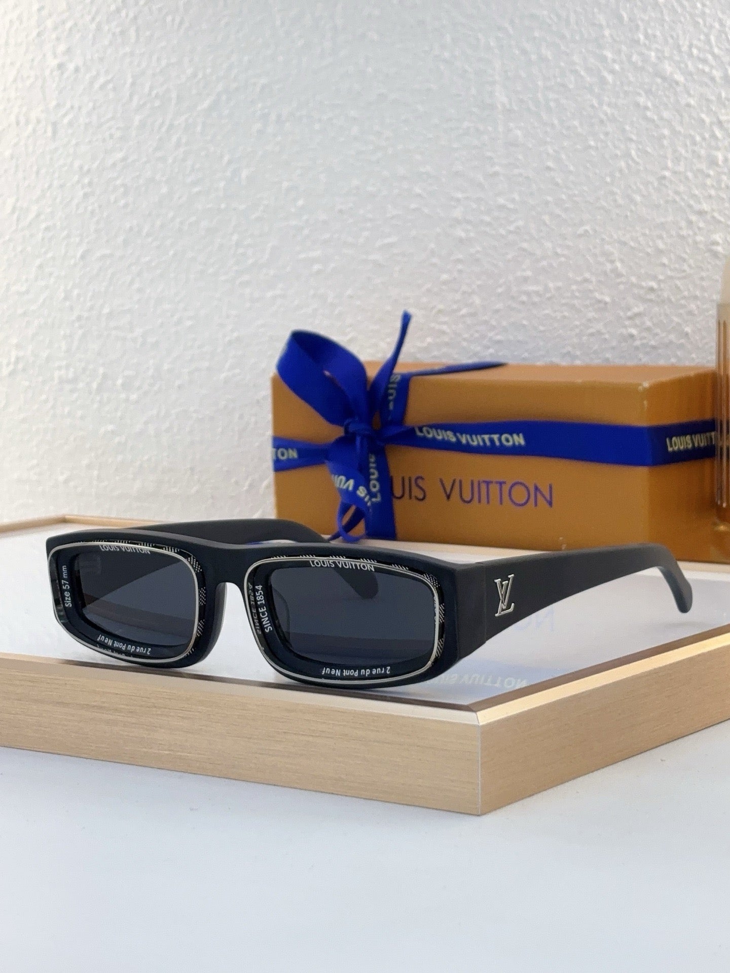 Louis Eyewear SIZE: 54-22-145