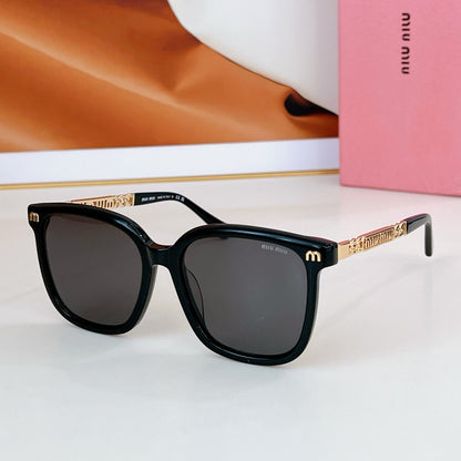 MIU MI* Eyewear SIZE: 55-19-145