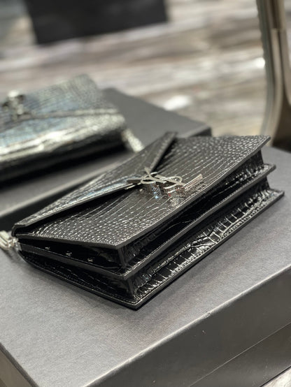 Y Cassandra Medium Chain Bag Black