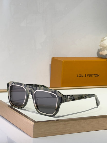 Louis Eyewear SIZE: 53-21-145