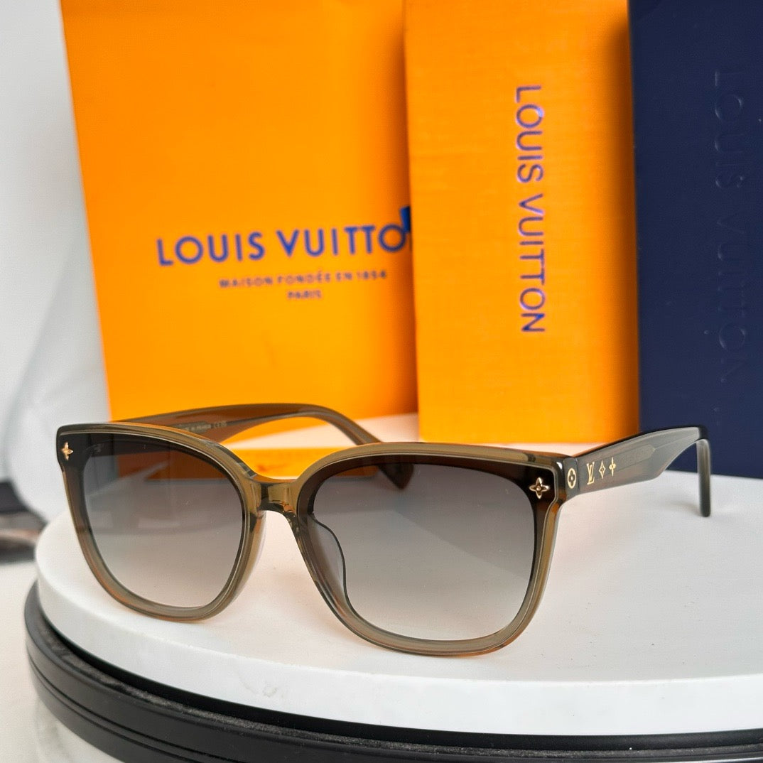 Louis Eyewear SIZE: 56-19-143