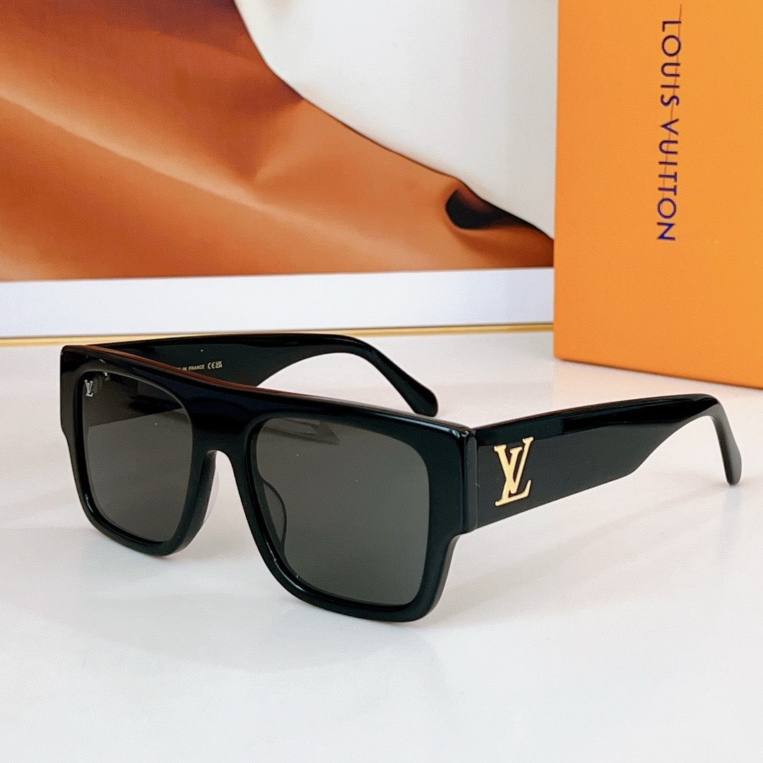Louis Eyewear SIZE: 54-19-148