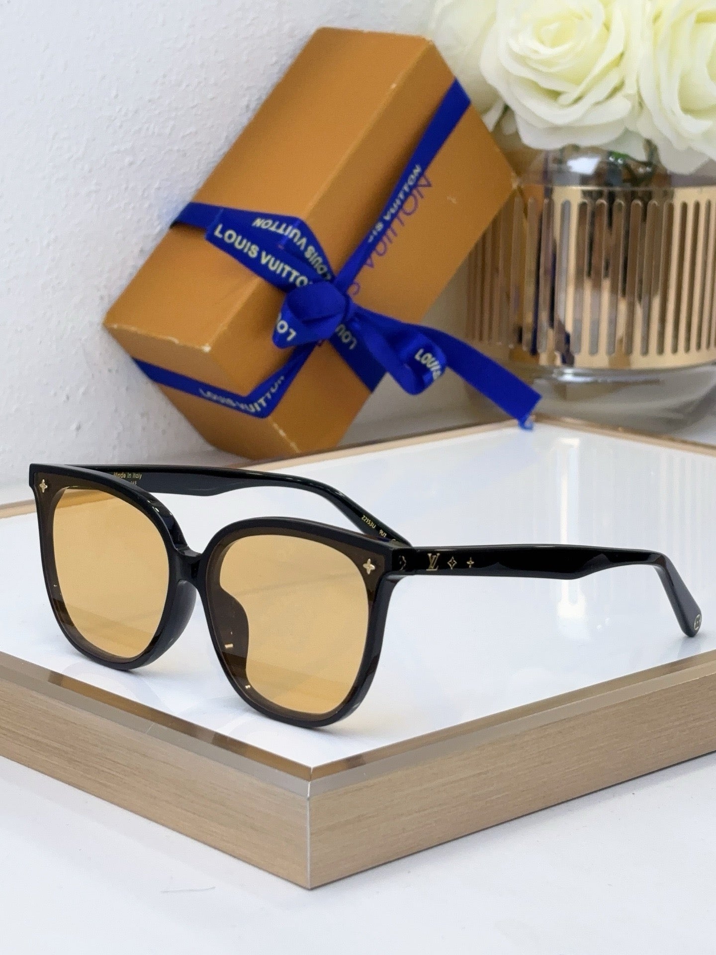 Louis Eyewear SIZE: 63-17-145