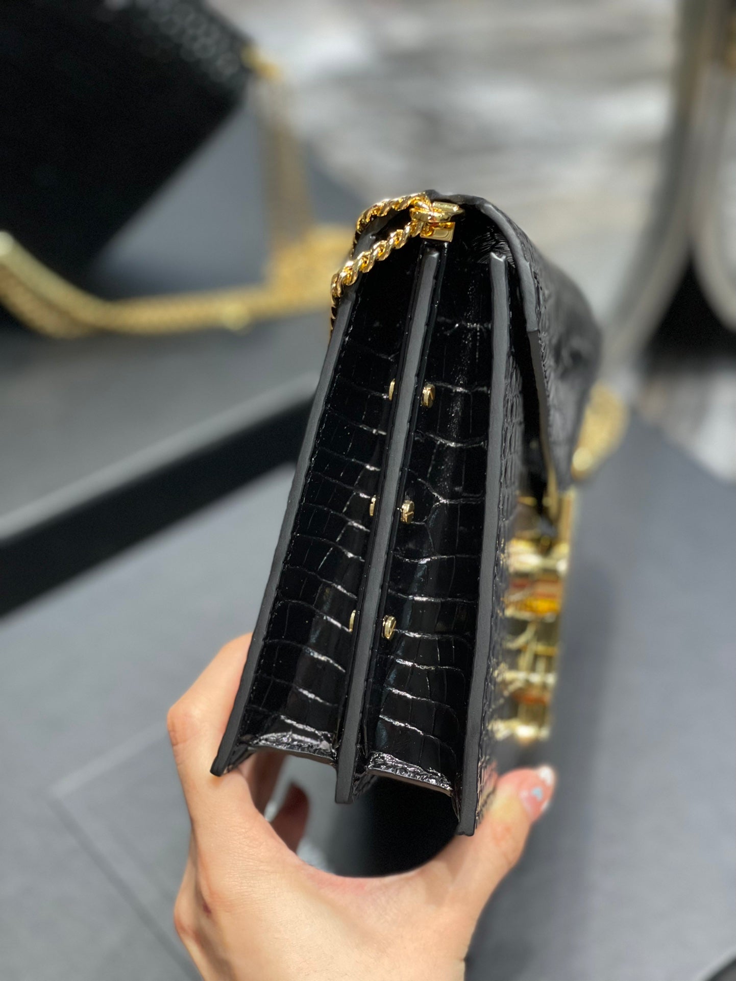 Y Cassandra Medium Chain Bag Black