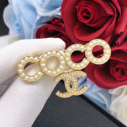 Cc brooch 0078