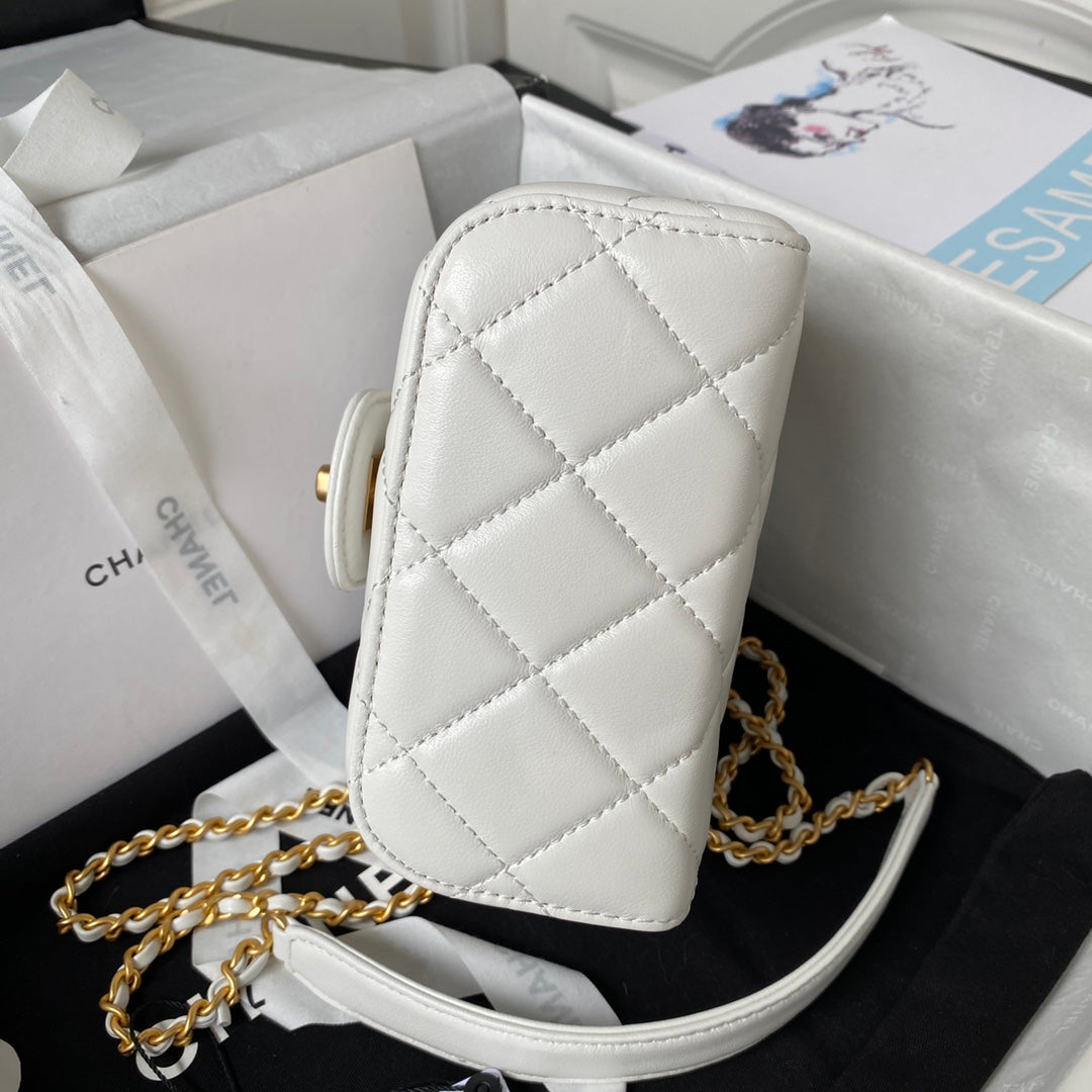 Cc Small Vanity Case White Lambskin & Gold-Tone Metal 12.5x15x8 cm Bag