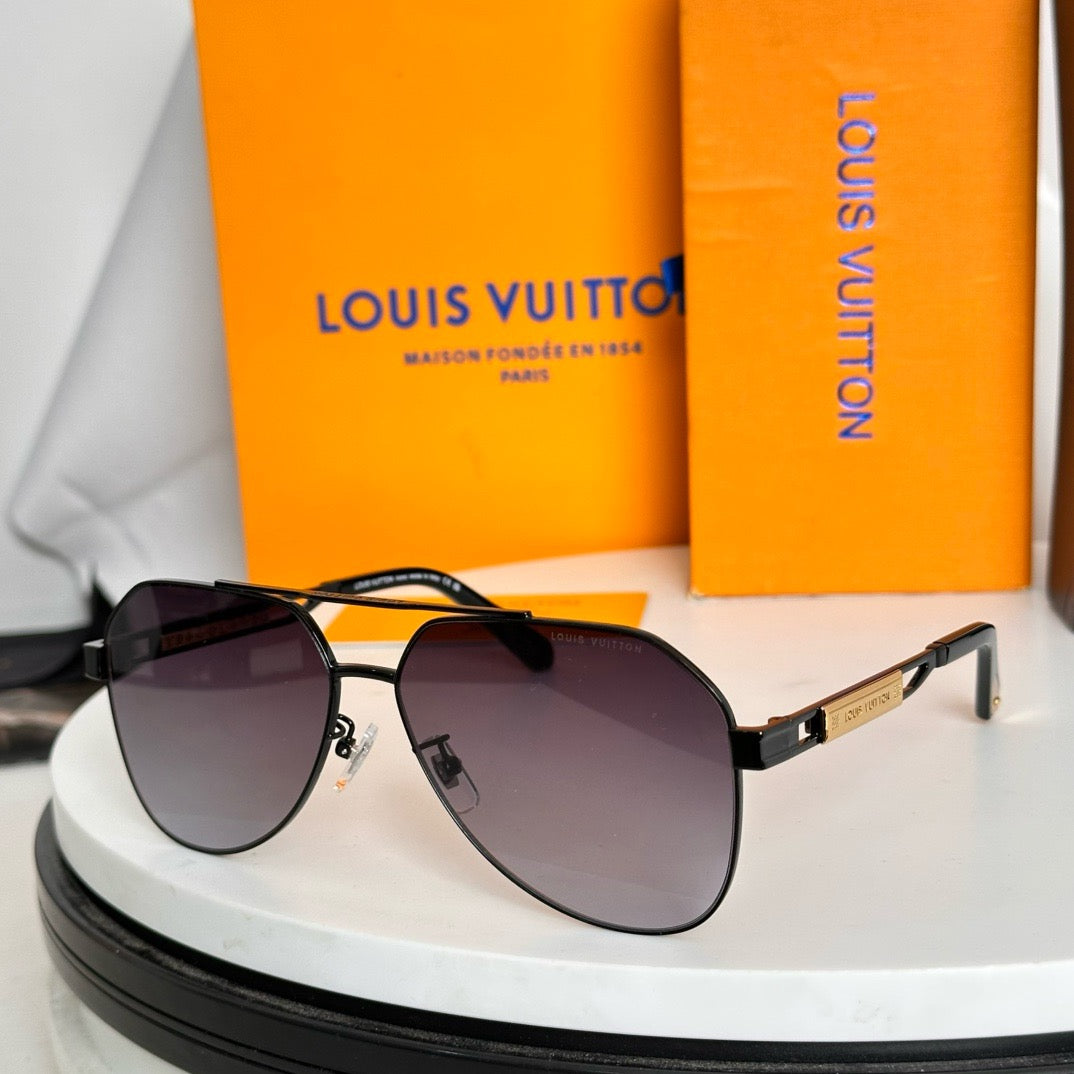 Louis Eyewear SIZE: 61-14-145