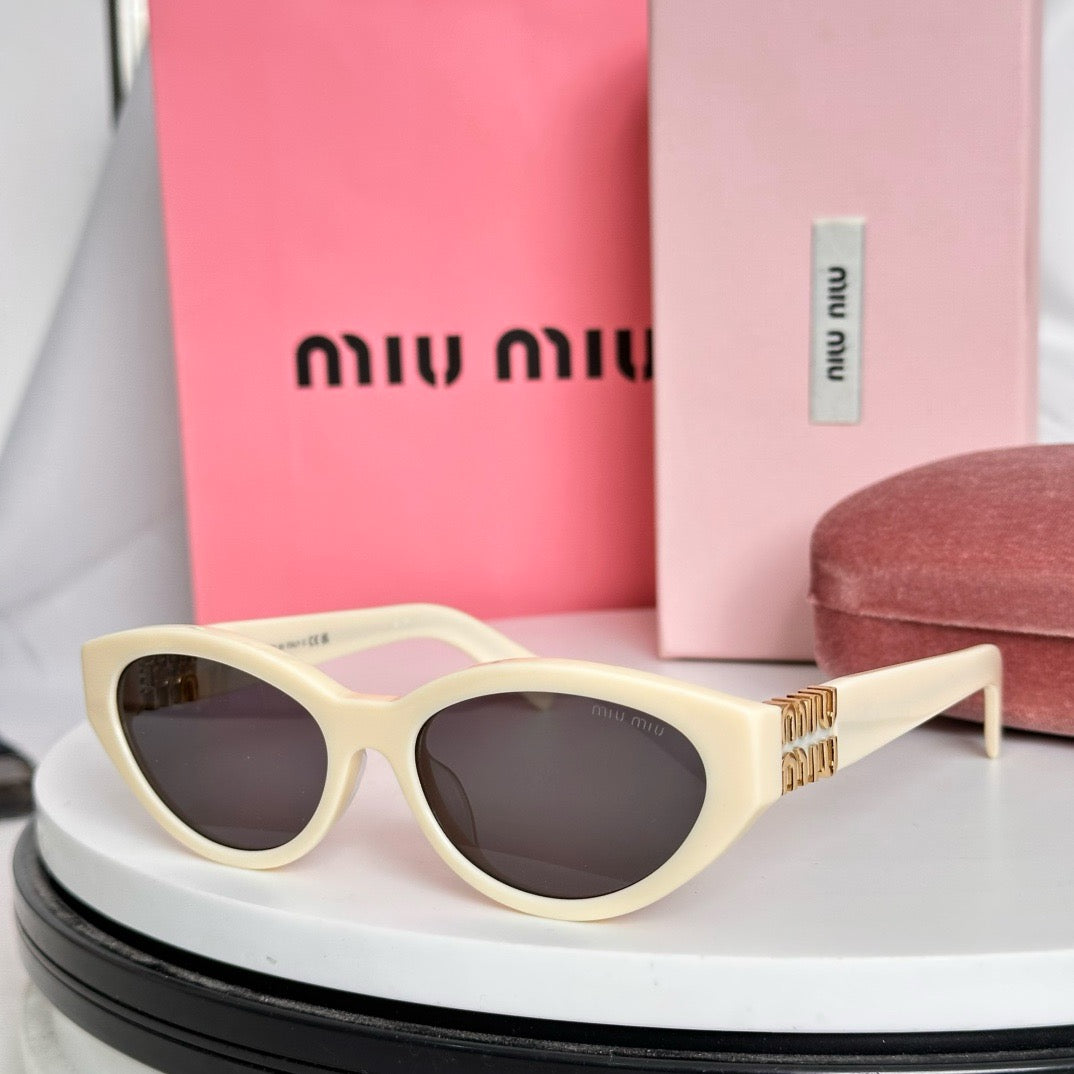 MIU MI* Eyewear SIZE: 50-18-140